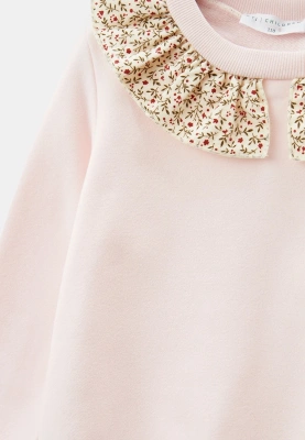 Свитшот Ванда бледно-розовый с декоративной деталью на горловине 