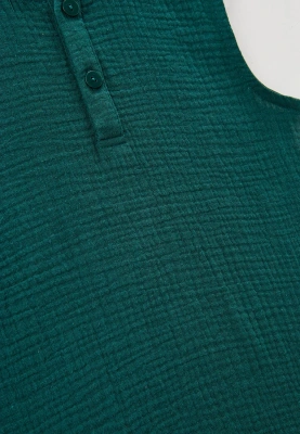 Рубашка без рукавов из муслина с планкой в темно-зеленом цвете