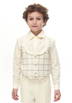 Жилет в клетку молочного цвета для мальчиков