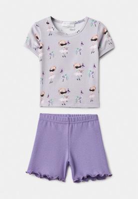 Комплект из футболки и шорт