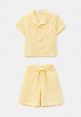 Костюм из рубашки и шорт