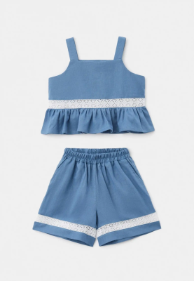 Костюм из майки и шорт