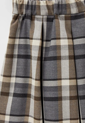 Юбка в клетку в сером цвете