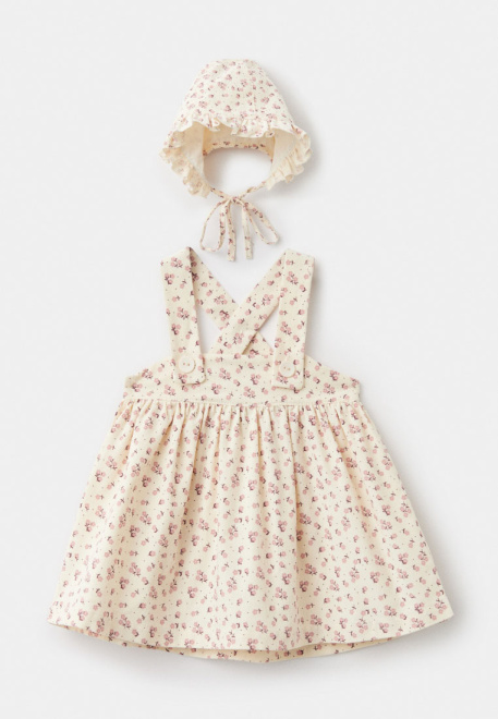 Комплект из сарафана и чепчика