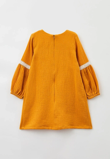 Платье из муслина с декором из льняной тесьмы 