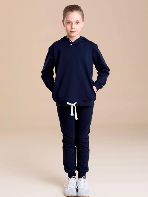 Костюм спортивный с оконтовкой из ткани в клетку