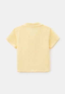 Костюм из рубашки и шорт