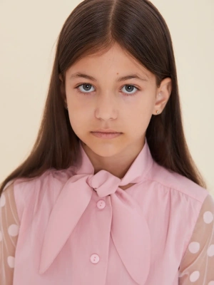 Блузка на пуговицах с рукавами из сетки в горошек