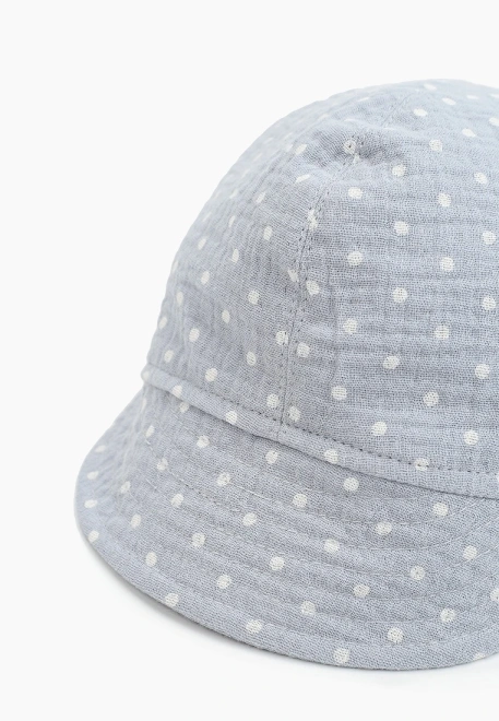 Кепка из муслина в горошек