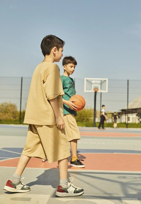 Костюм свободный с шортами из футера бежевый