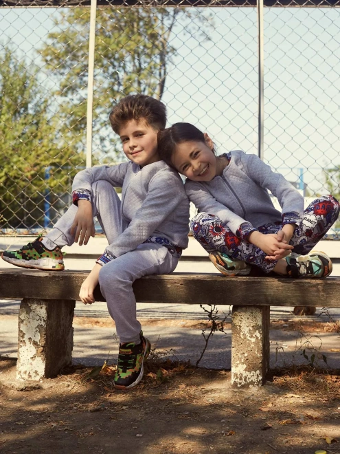 Бомбер из стеганной трикотажной ткани с цвете серый меланж