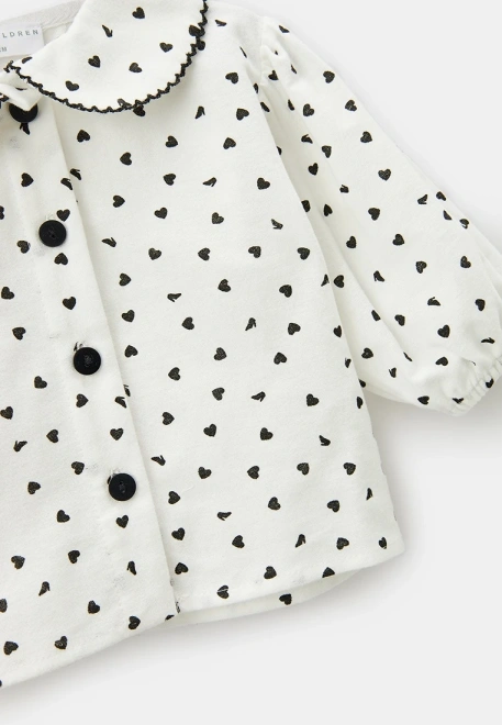 Блузка на малышей с принтом сердечки  Блузка на малышей с принтом сердечки