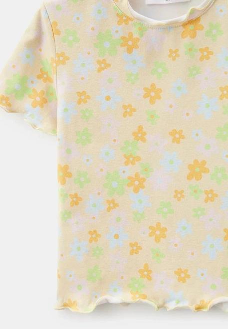 Комплект трикотажный в цветочек из футболки и шорт