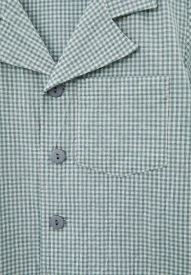 Костюм из рубашки и шорт