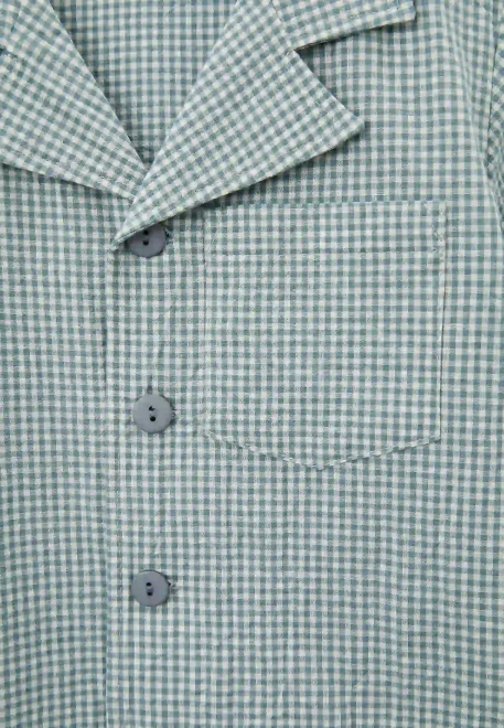 Костюм из рубашки и шорт