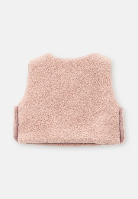 Жилет из меха розового цвета