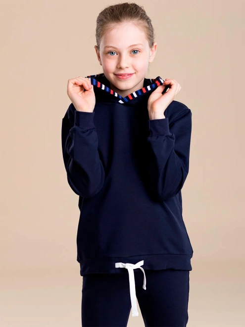 Костюм спортивный с оконтовкой из ткани в клетку