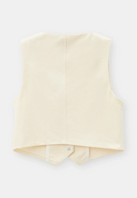 Комплект летний из жилетки на кнопках и свободных шорт 