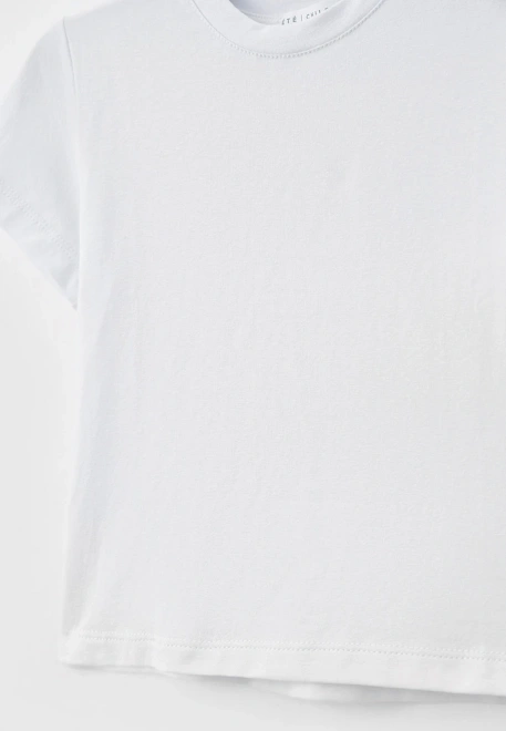 Футболка белая с принтом на спинке 