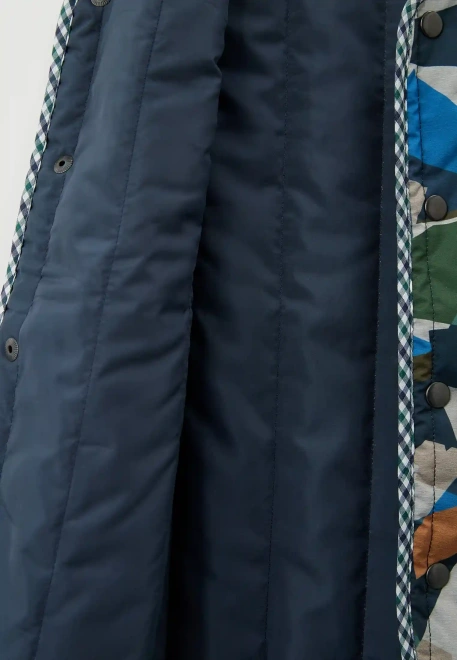 Жилет стеганный из курточной ткани с небольшим утеплителем на кнопках 