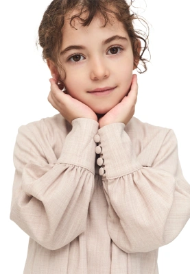 Платье из костюмной ткани в бежевом цвете