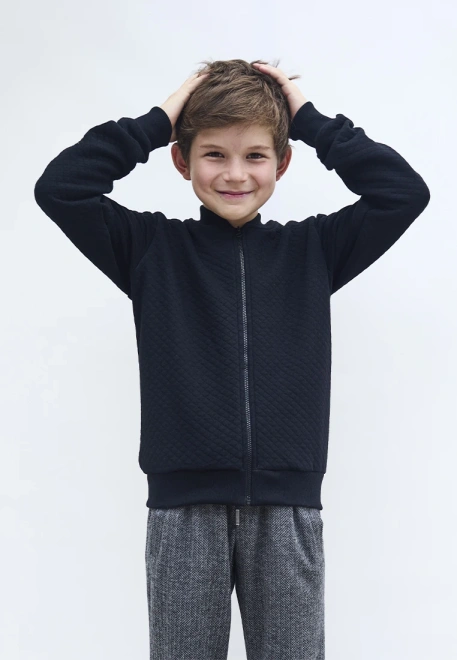 Бомбер на молнии из стеганного трикотажа черного цвета