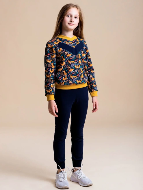 Костюм спортивный из свитшота с принтом лисички и темно-синих брюк