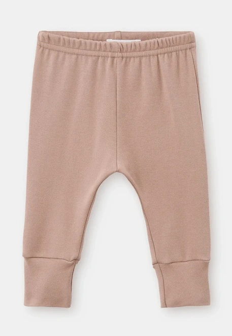 Комплект из футболки и брюк в молочном цвете