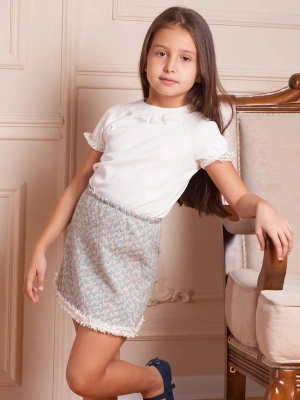 Футболка школьная из хлопка в кружевом на горловине и рукавах