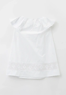 Платье белое из хлопка с широким кружевом на юбке