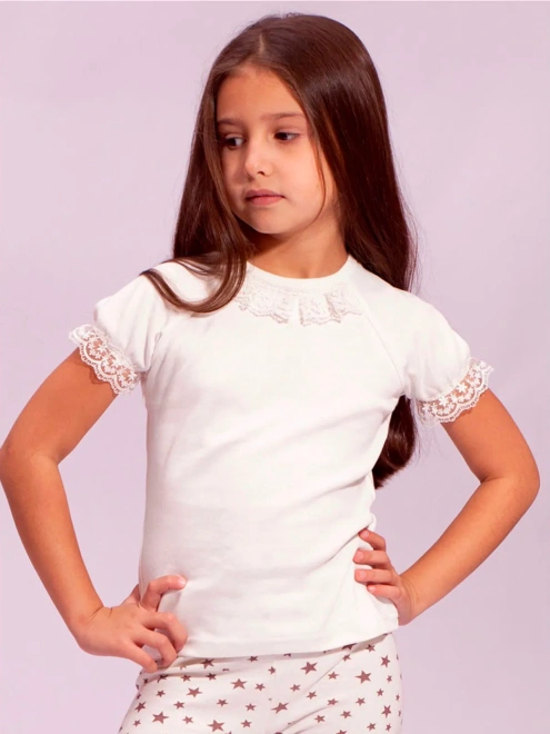 Футболка школьная из хлопка в кружевом на горловине и рукавах