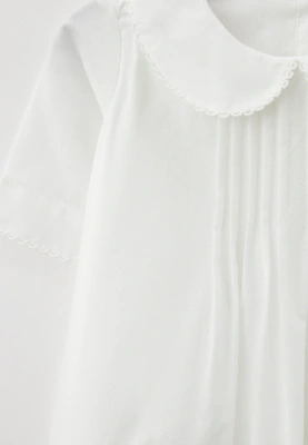 Комплект для крещения из платья, панталон и двух чепчиков