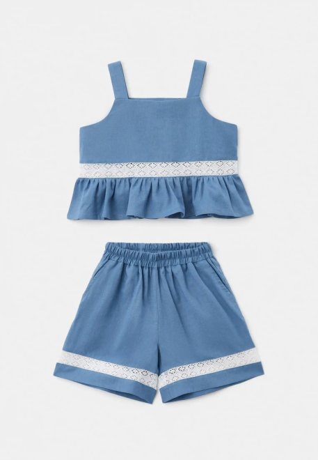 Костюм из майки и шорт