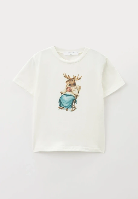 Футболка молочного цвета с рисунком олень в кресло-качалке