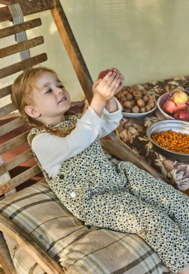 Комбинезон бежевого цвета