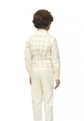 Жилет в клетку молочного цвета для мальчиков