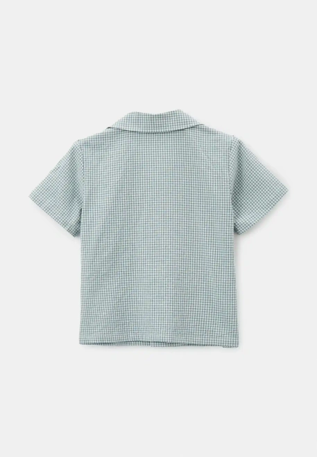 Костюм из рубашки и шорт