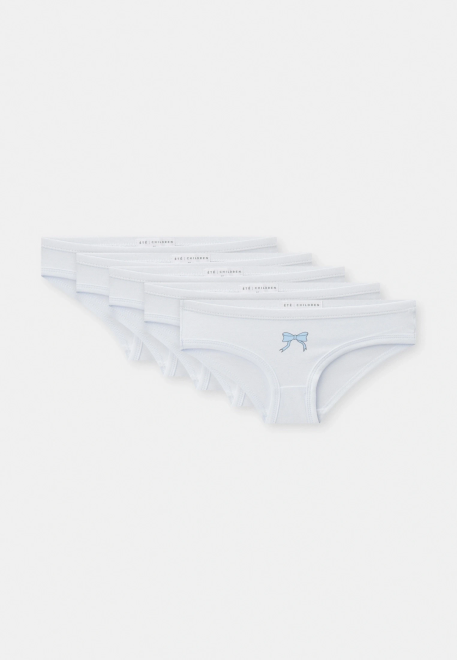 Комплект из нижнего белья в белом цвете