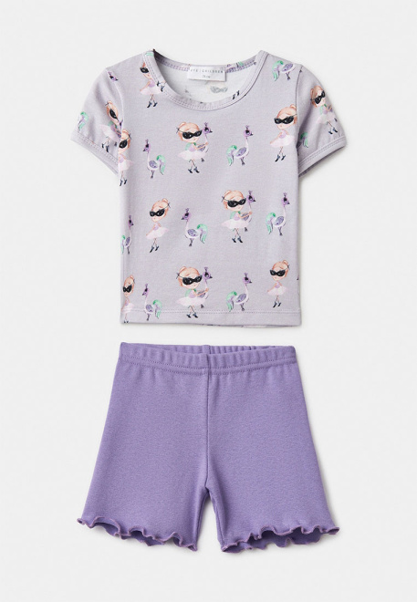 Комплект из футболки и шорт