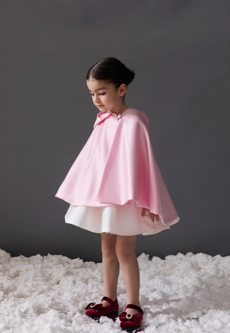 Кейп Эва из атласа в розовом цвете