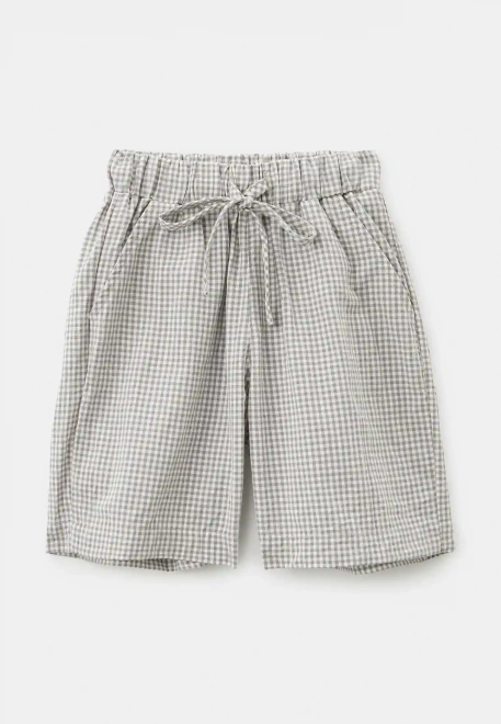 Костюм из рубашки и шорт