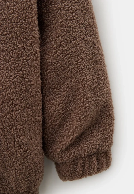 Куртка из меха в коричневом цвете