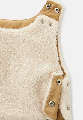 Жилет из меха в молочном цвете Жилет из меха в молочном цвете