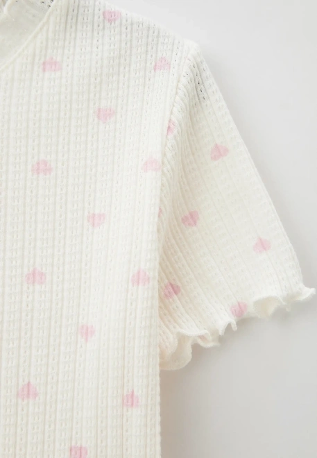 Комплект из футболки и брюк в белом цвете