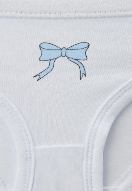 Комплект из нижнего белья в белом цвете