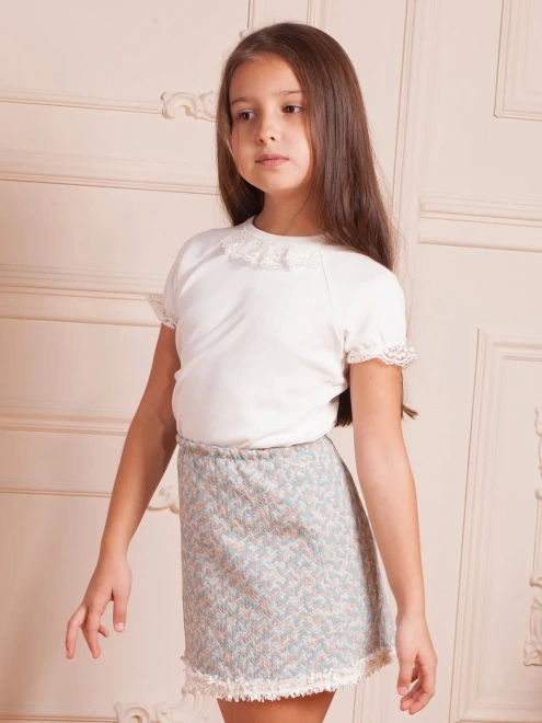 Футболка школьная из хлопка в кружевом на горловине и рукавах