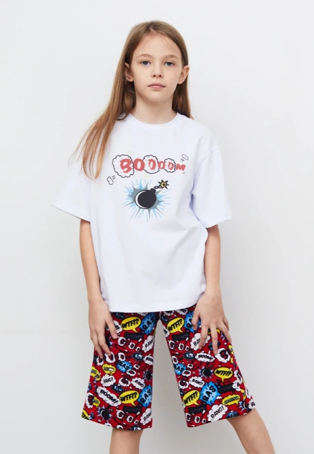 Пижама с яркими шортами 