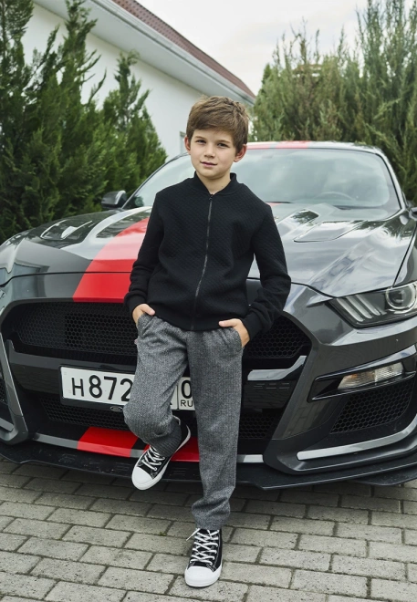 Бомбер на молнии из стеганного трикотажа черного цвета