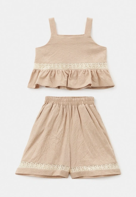 Костюм из майки и шорт