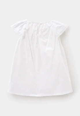 Платье из белого хлопка свободного кроя